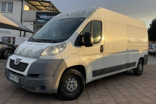 Tovorni kombi Peugeot Boxer L3H2 bele barve
